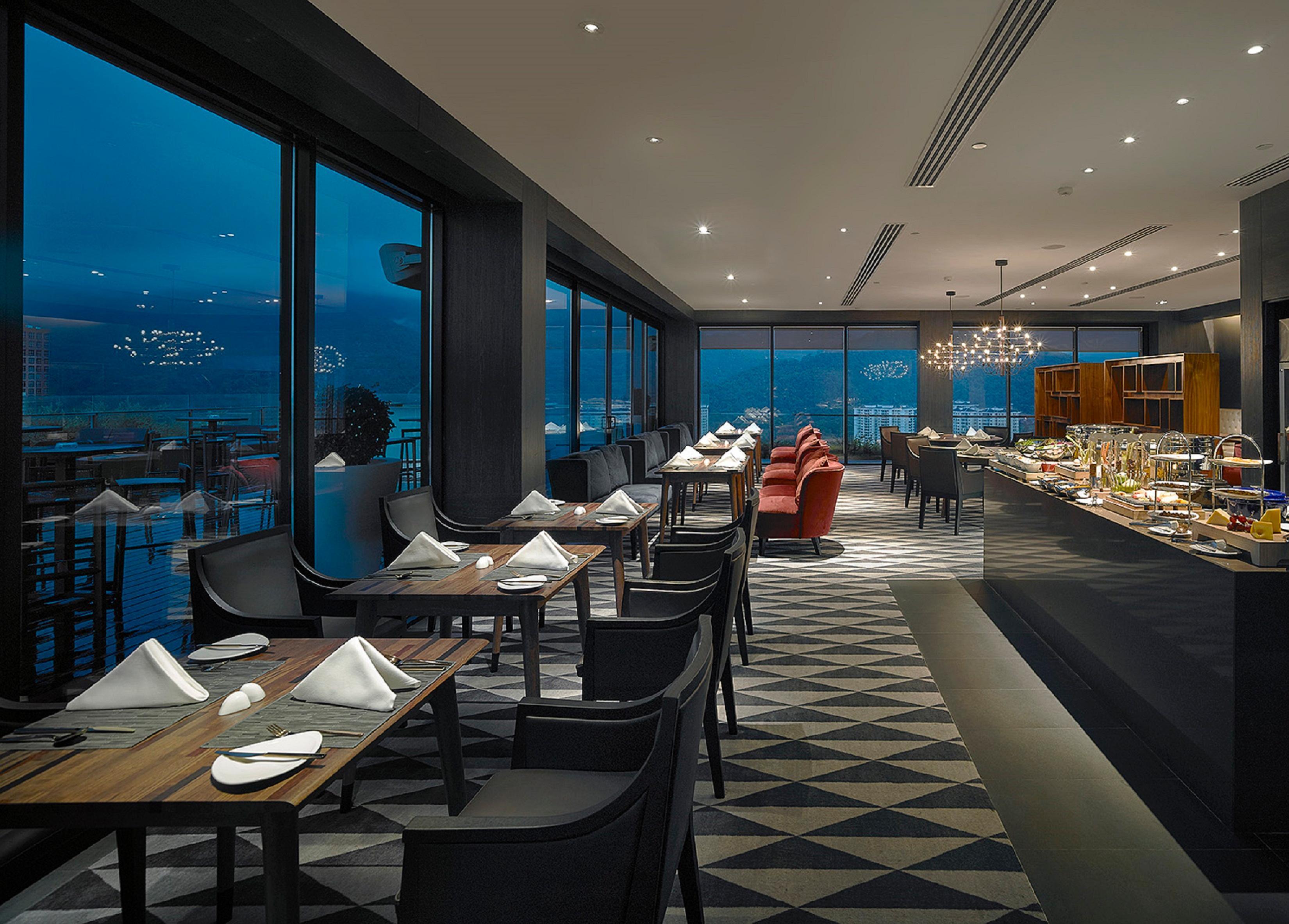 فندق جي كيلاوي Tanjung Tokong المظهر الخارجي الصورة The Club Lounge at the 39th floor