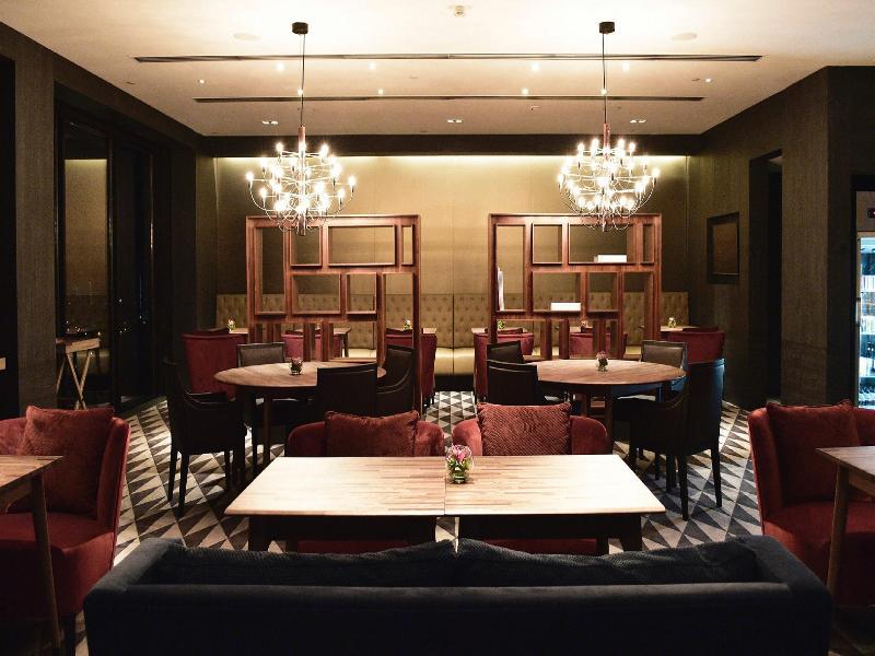 فندق جي كيلاوي Tanjung Tokong المظهر الخارجي الصورة The interior of the restaurant
