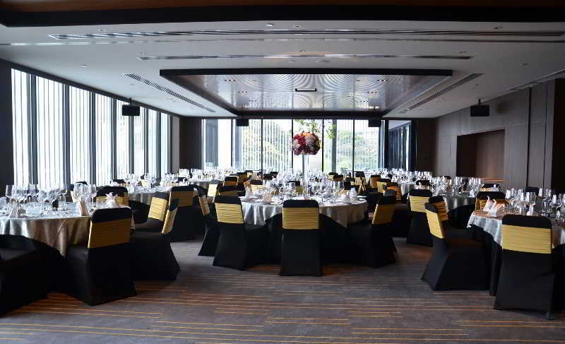 فندق جي كيلاوي Tanjung Tokong المظهر الخارجي الصورة The ballroom at the hotel