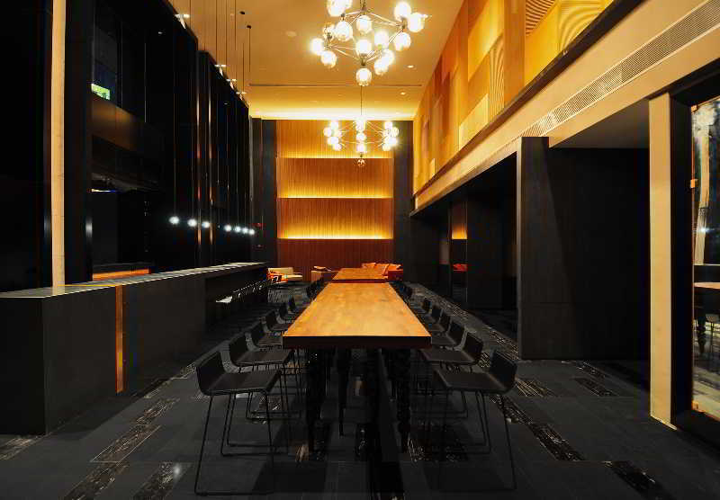 فندق جي كيلاوي Tanjung Tokong المظهر الخارجي الصورة The interior of the restaurant