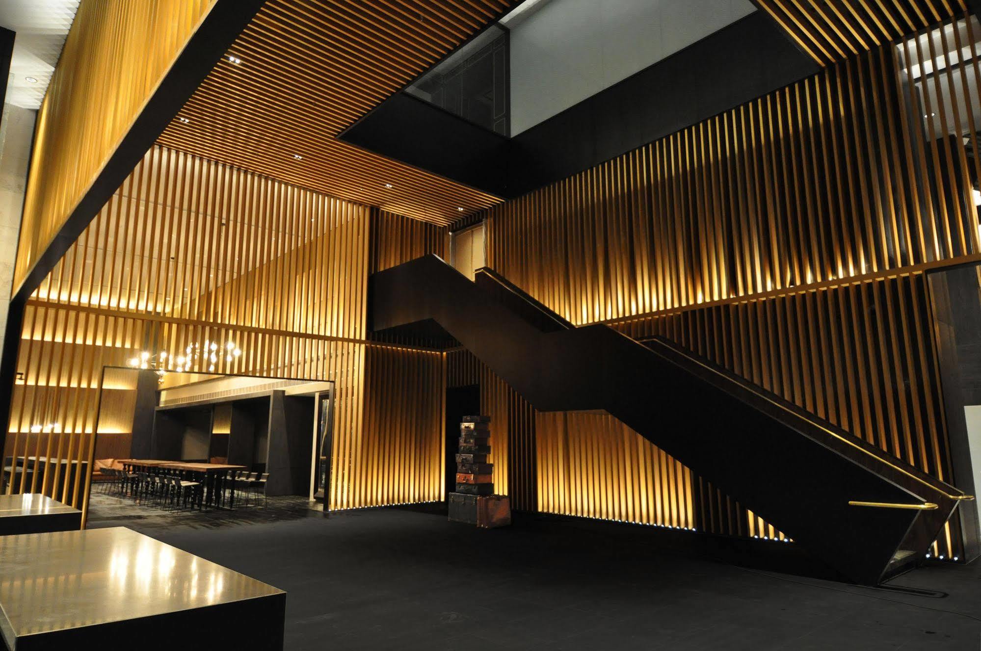 فندق جي كيلاوي Tanjung Tokong المظهر الخارجي الصورة Interior of the National Museum of Modern and Contemporary Art, Seoul, South Korea