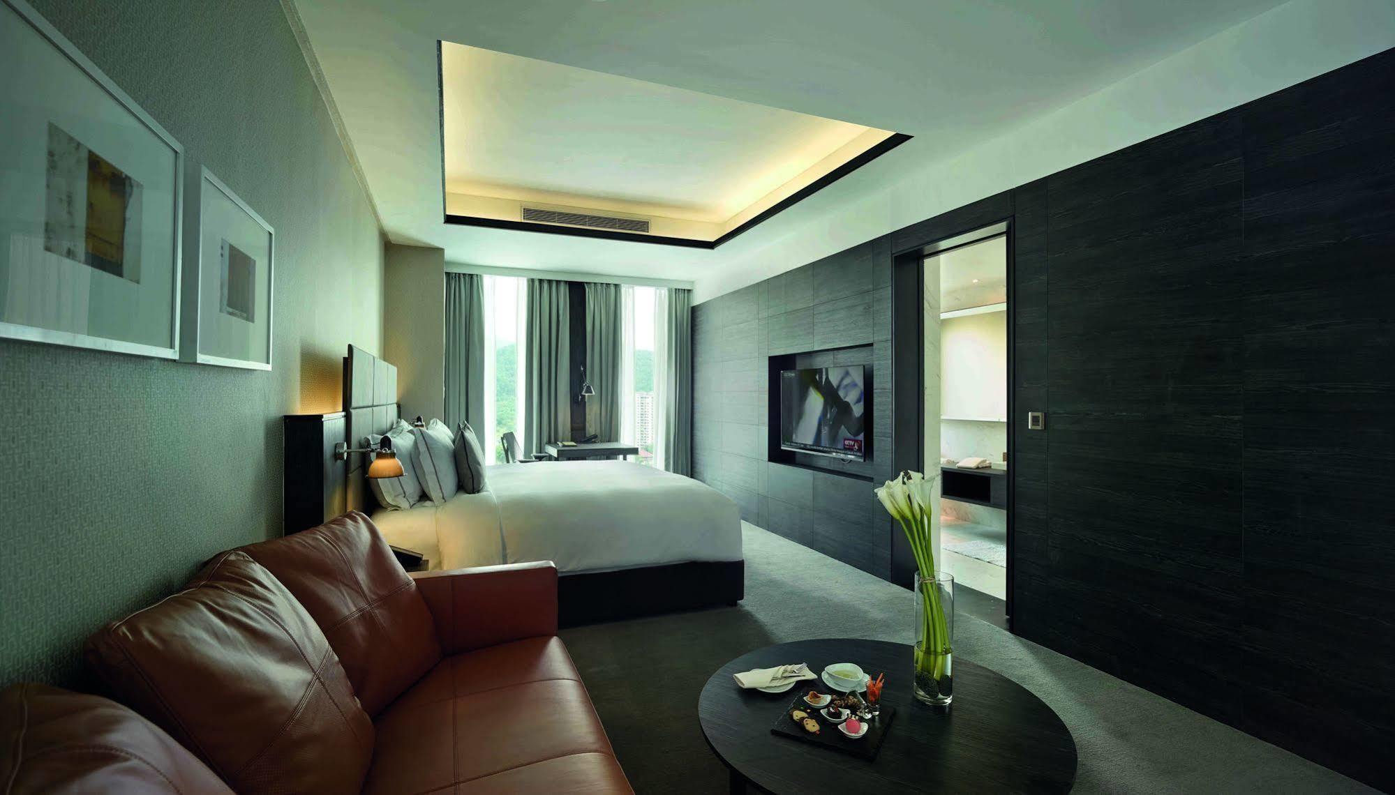 فندق جي كيلاوي Tanjung Tokong المظهر الخارجي الصورة Deluxe Suite