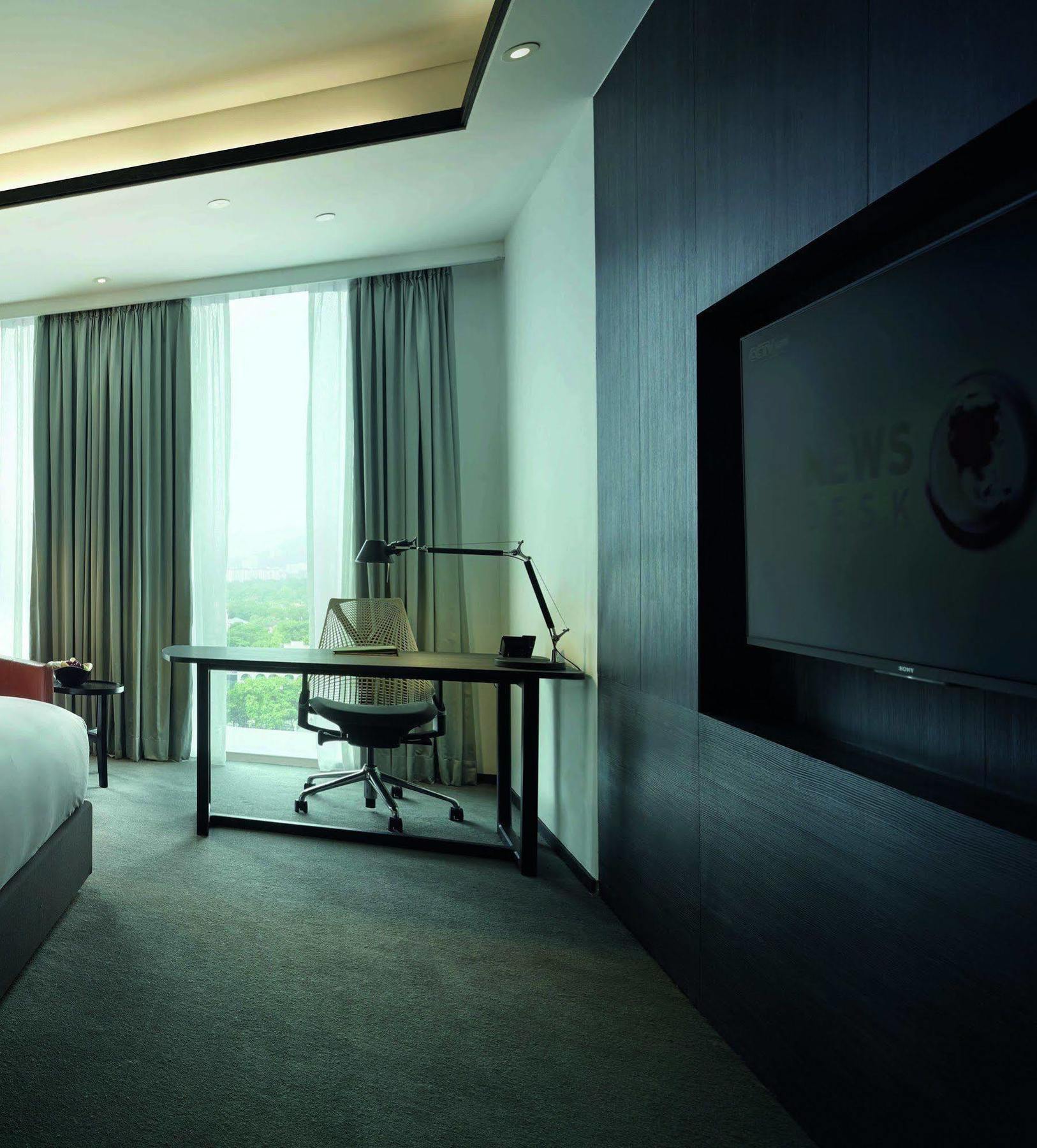 فندق جي كيلاوي Tanjung Tokong المظهر الخارجي الصورة A room at the hotel